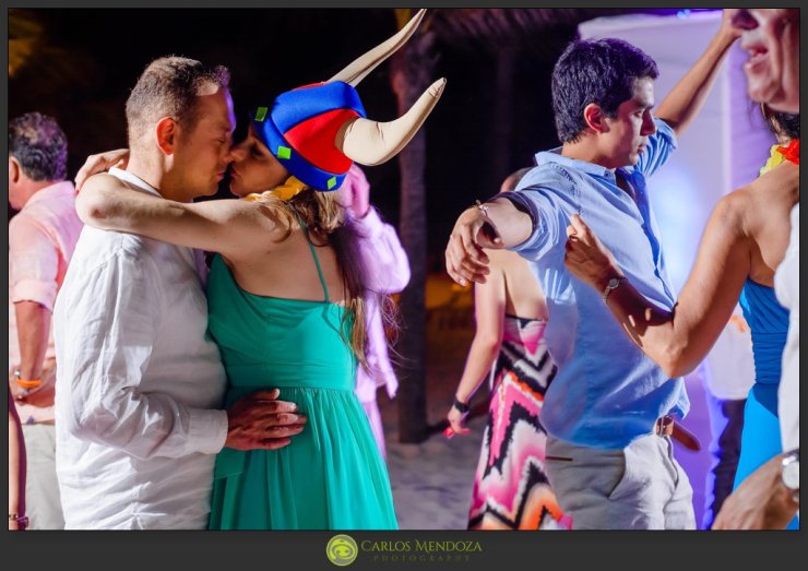 Ver_German_Hotel_Presidente_Intercontinental_Cancun_Riviera_Maya_Documentary_Wedding_Photographer-76