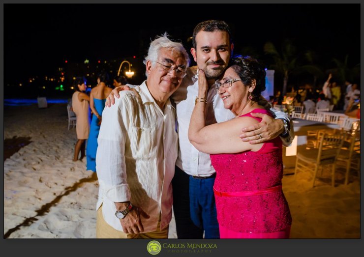 Ver_German_Hotel_Presidente_Intercontinental_Cancun_Riviera_Maya_Documentary_Wedding_Photographer-82